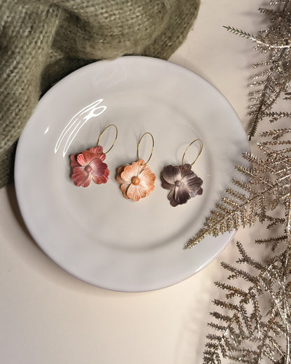 boucles d'oreilles modelées à la main en forme de fleurs pour femme